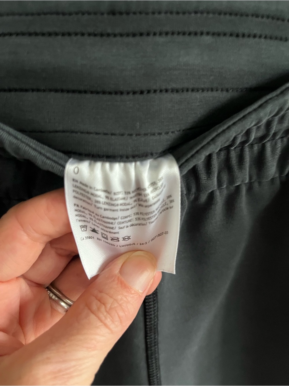 lululemon athletica Black Women's Athletic Drawstring Shorts with Pockets - Picture 3 of 3